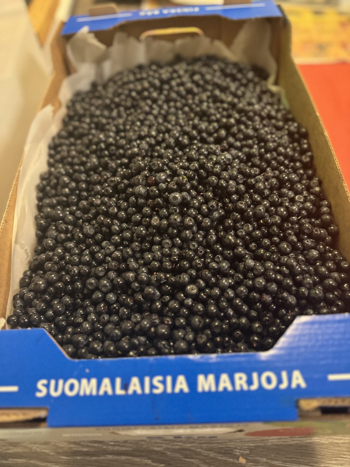 Tuoreita mustikoita myynnissä!